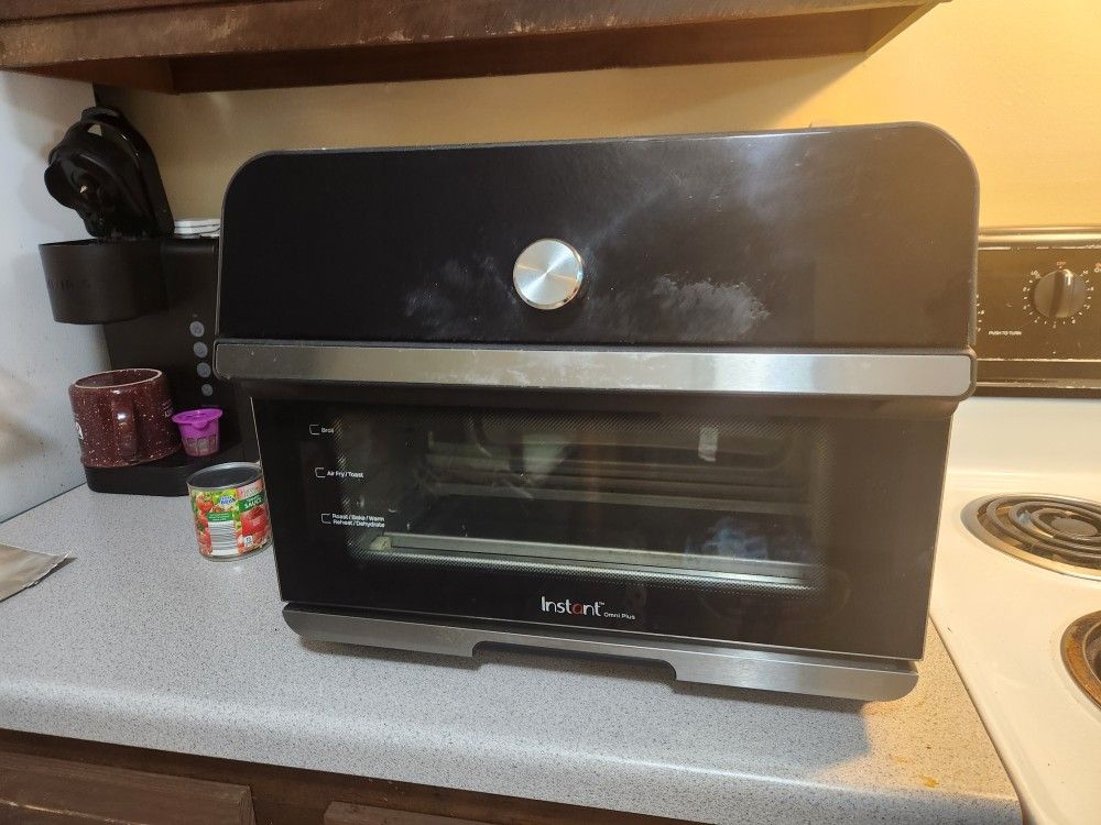 Instant Multifunction Toaster Oven: Toaster, Air Fryer, Oven, Dehydrator