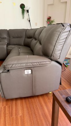 Comfortable Recliner Sofa – Good Condition