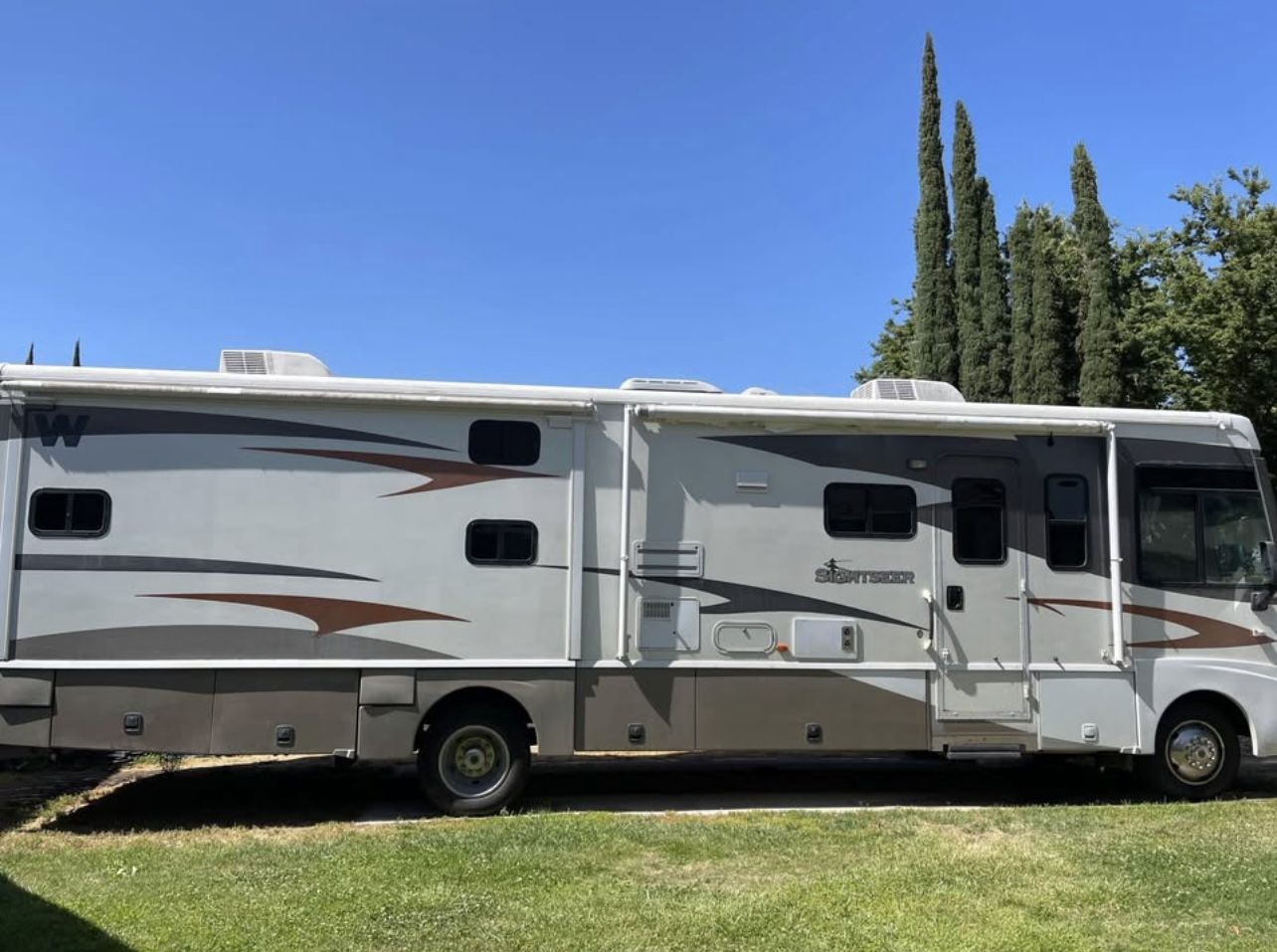 2007 Winnebago Sightseer 35J