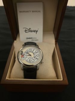 RARE Limited Edition 2006 Disney Mickey Mouse Shareholders Watch – With Wood Display Box
