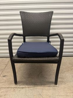 (46) Available Ritter Rattan Outdoor Cushioned Dining Lounge Chairs Stackable $40., we can Deliver