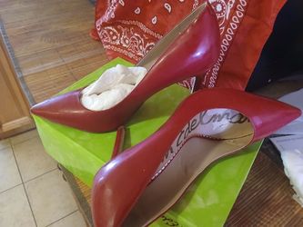 Red pump