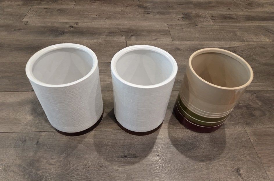 Free 3 1-gallon Trash Cans