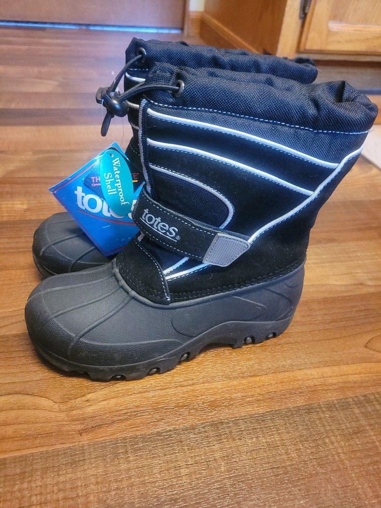Totes Snow Boots, Kids Size 1