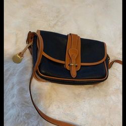 Beautiful Vintage Dooney & Bourke Leather Shoulder Crossbody Purse