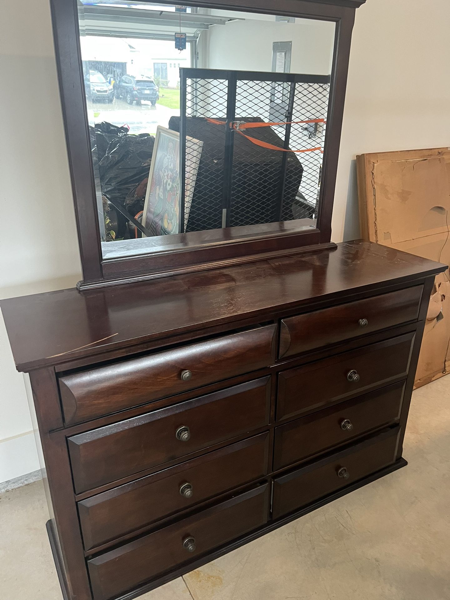 Free Dresser With Mirror