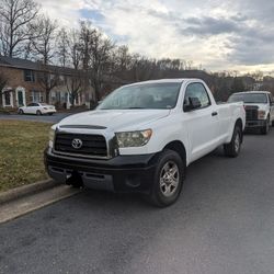 $ 3000 White Toyota Tundra 2007