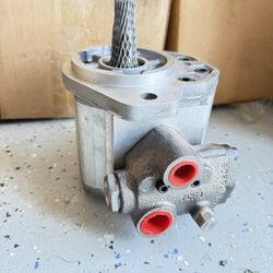 Sauer Danfoss Hydraulic Pump Motor Fan Drive W/Valve 