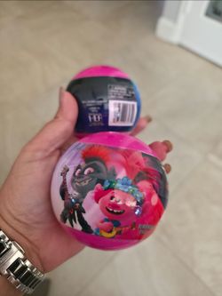 Trolls World Tour Surprise Ball contains 8 surprises