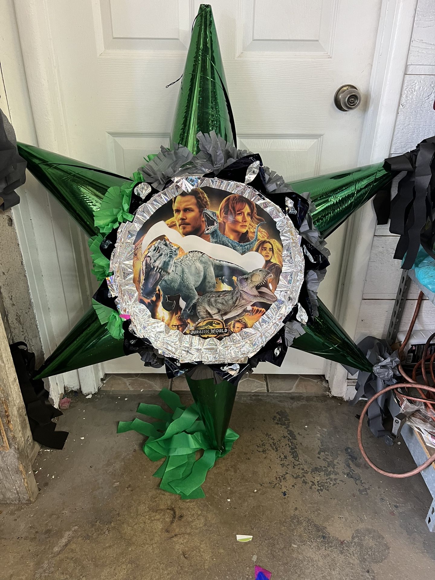 Jurassic World 3D Star Pinata