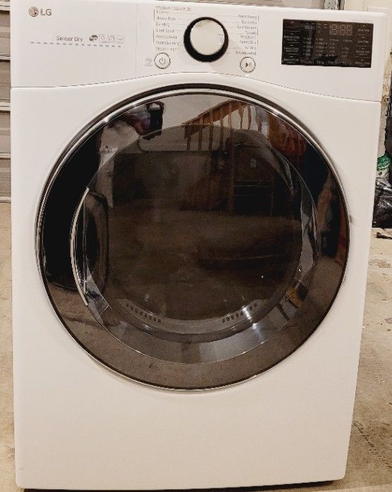 NEW LG Turbosteam Smart Wi-Fi Enabled 7.4 cuft Gas Dryer DLGX3901W