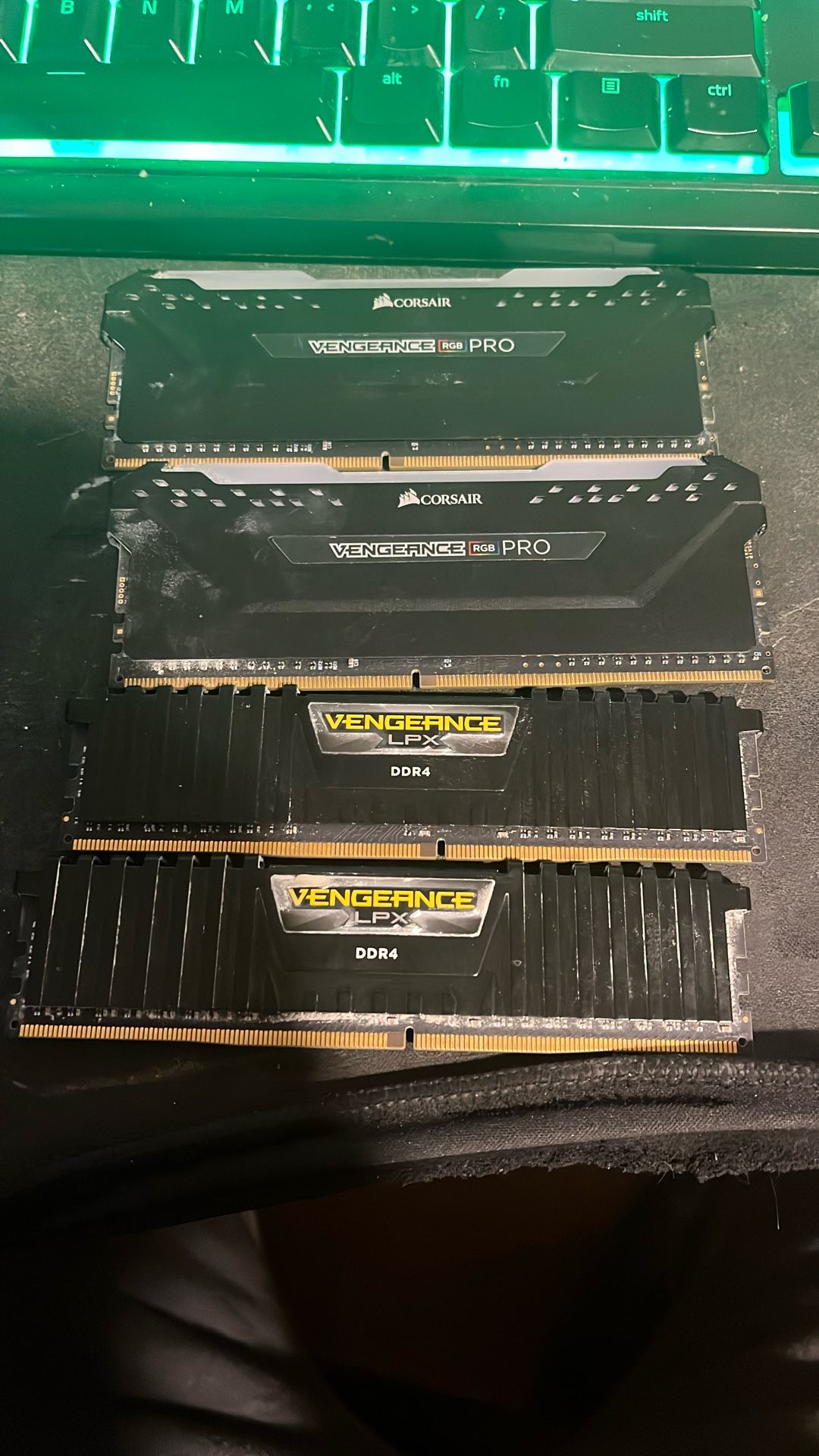 32x Gb Of DDR4