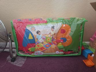 Spark. Create. Imagine. ABC Foam Playmat Learning Toy Set, 28 Pieces