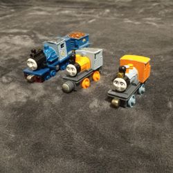 (Thomas And Freinds)Dash, Bash And Ferdinan Magnetic Train Toys 