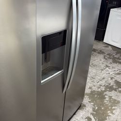 Whirlpool Refrigerator 
