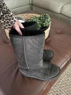 Ugg Black Boots - Size 4 Kids/Womens Size 6