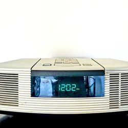 Bose CD Player With AM/FM and Alarm Clock