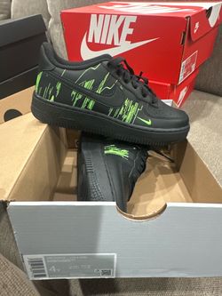 Size 4Y GRADE-SCHOOL NIKE AIR FORCE 1 LV8 4