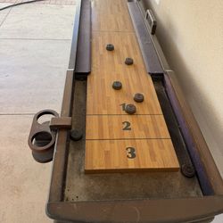 Shuffleboard table