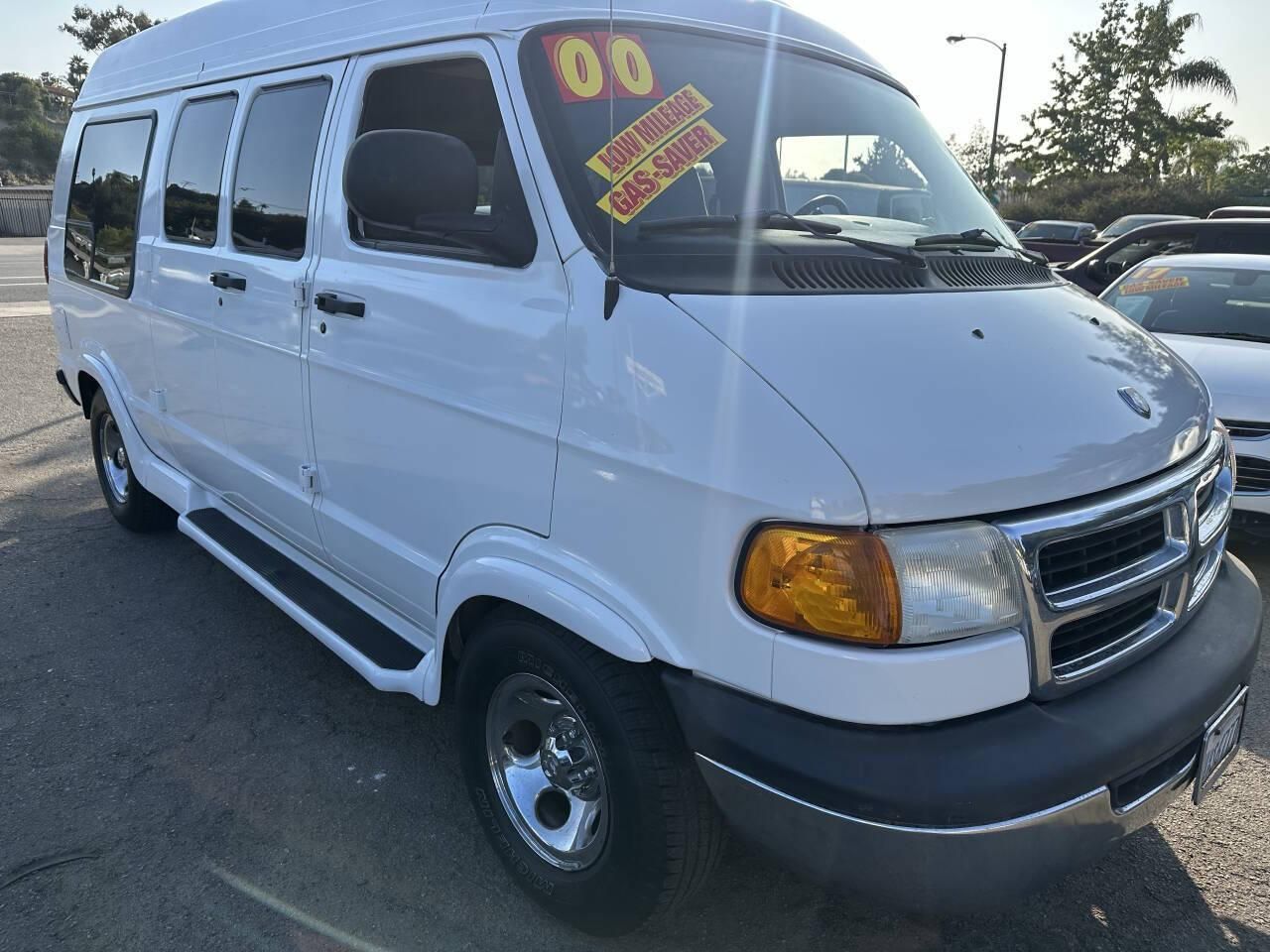 2000 Dodge Ram Van 1500