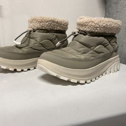 Columbia Snow Boots Size 7