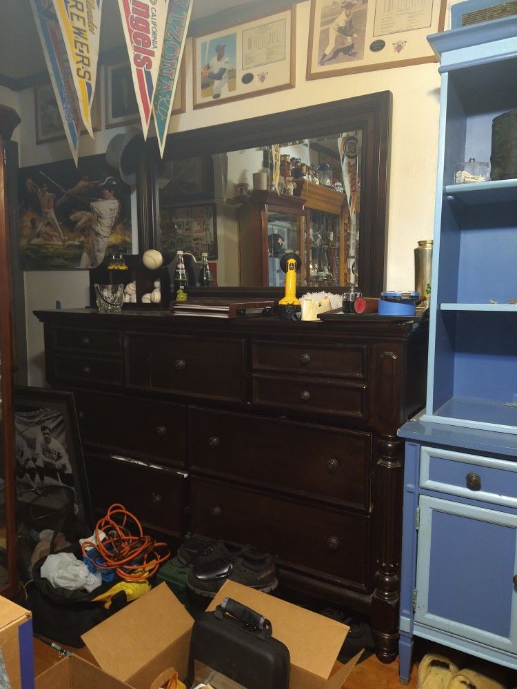 Dresser & Mirror