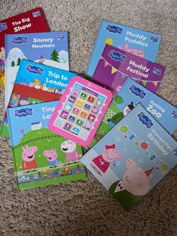 Peppa Pig Story Reader with 8 Books