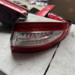 Ford fusion right tail light Oem