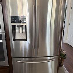 Samsung 28 cf French Door Stainless Fridge