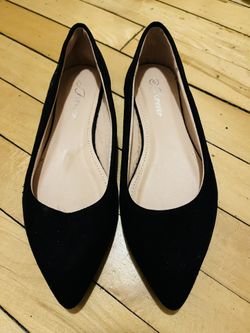 BRAND NEW WOMENS BLACK FLATS