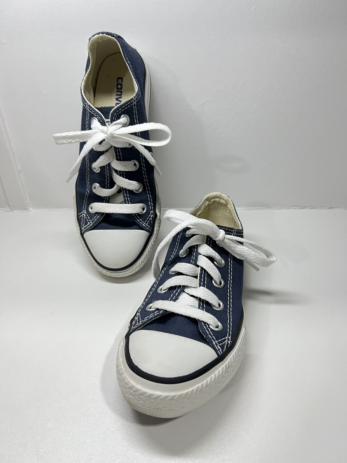 Converse  Kids youth 13 Converse low top blue white canvas sneakers shoes classic boy girl