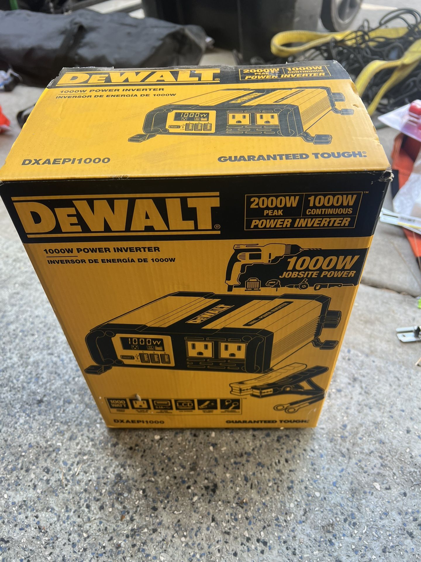 Dewalt 1000W Power Inverter