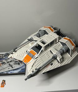 Lego 75144 UCS Snowspeeder complete