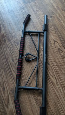 AmazeFan Doorway Pull-Up Bar – Brand new (Open Box)