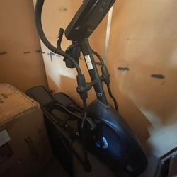 Nautilus - E616 Elliptical - Black