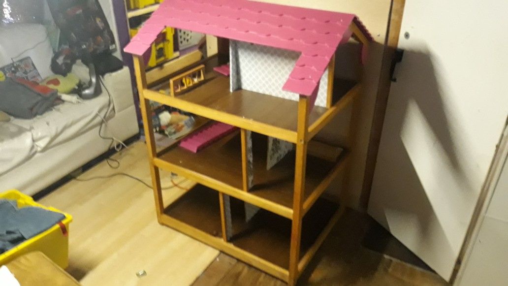 Barbie doll house