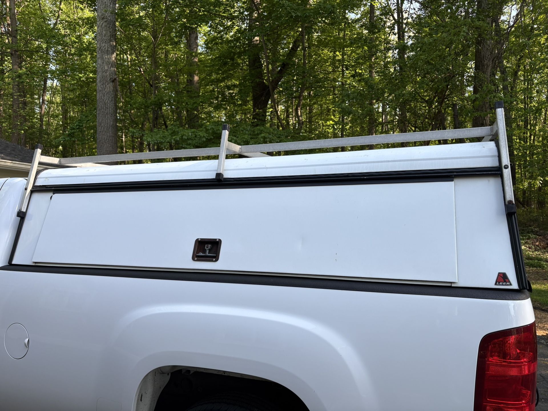LEER DCC Aluminum Truck Cap 8’ Bed