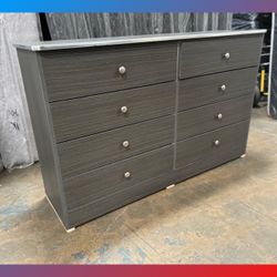 8 drawers dresser / Eight drawers dresser