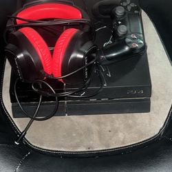 PS4 , 2 Controllers, 1 Headset , Power Chord 