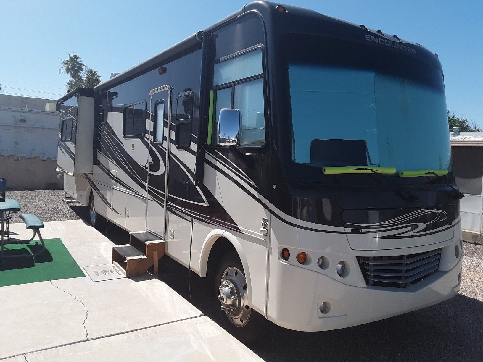 2012 Coachmen Encounter 37FW