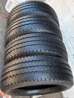 285/60/20 Firestone vendo un set de llantas usadas excelente condiciones de vida las 4 ✅🤩I am selling a set of used tires, all 4 in excellent living 