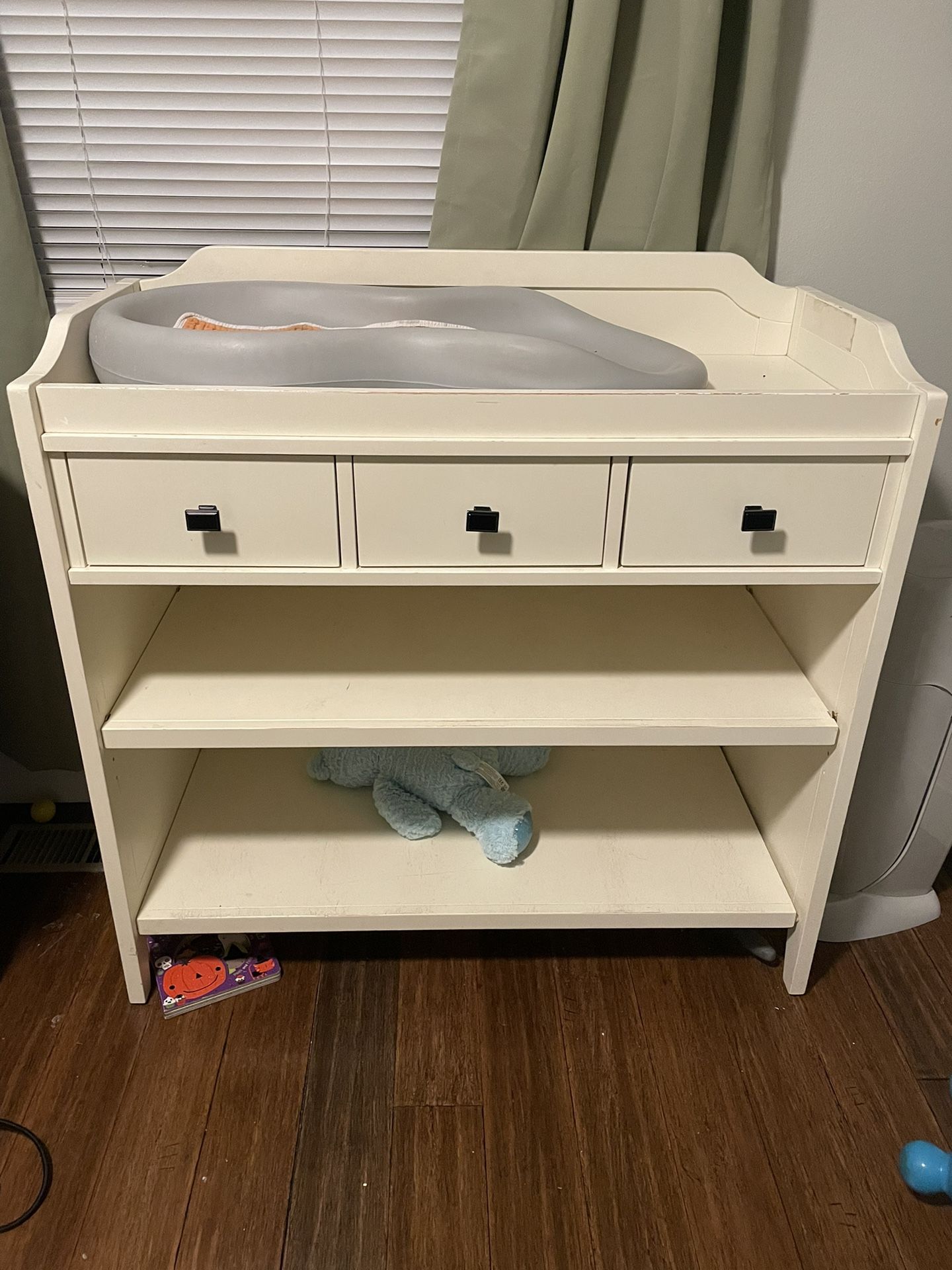 Pottery Barn Changing table for Sale in WA OfferUp