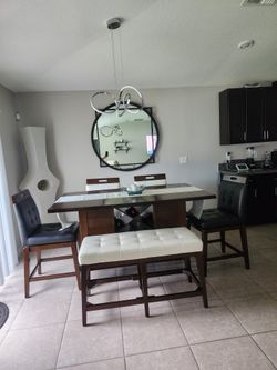 Beautiful 6+ Person Dining Room Set – Excellent Used $400 OBO