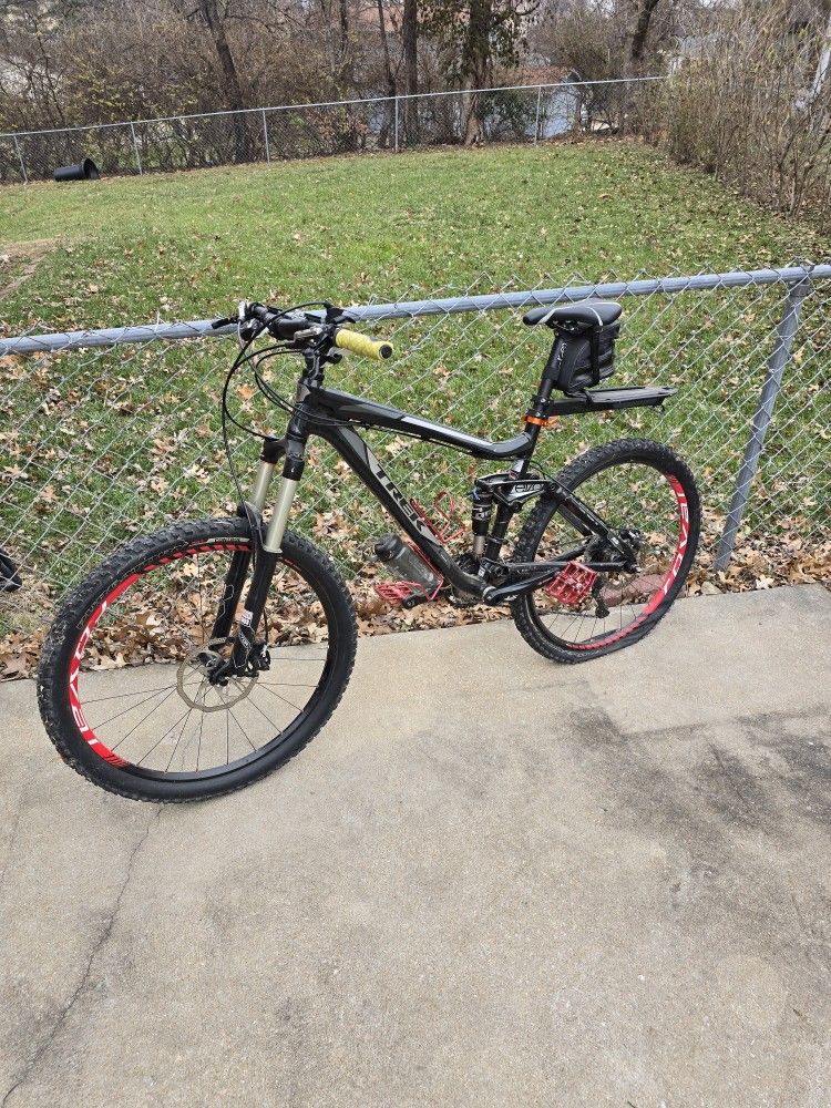Trek 5 Mountain Bike. Size L - Large