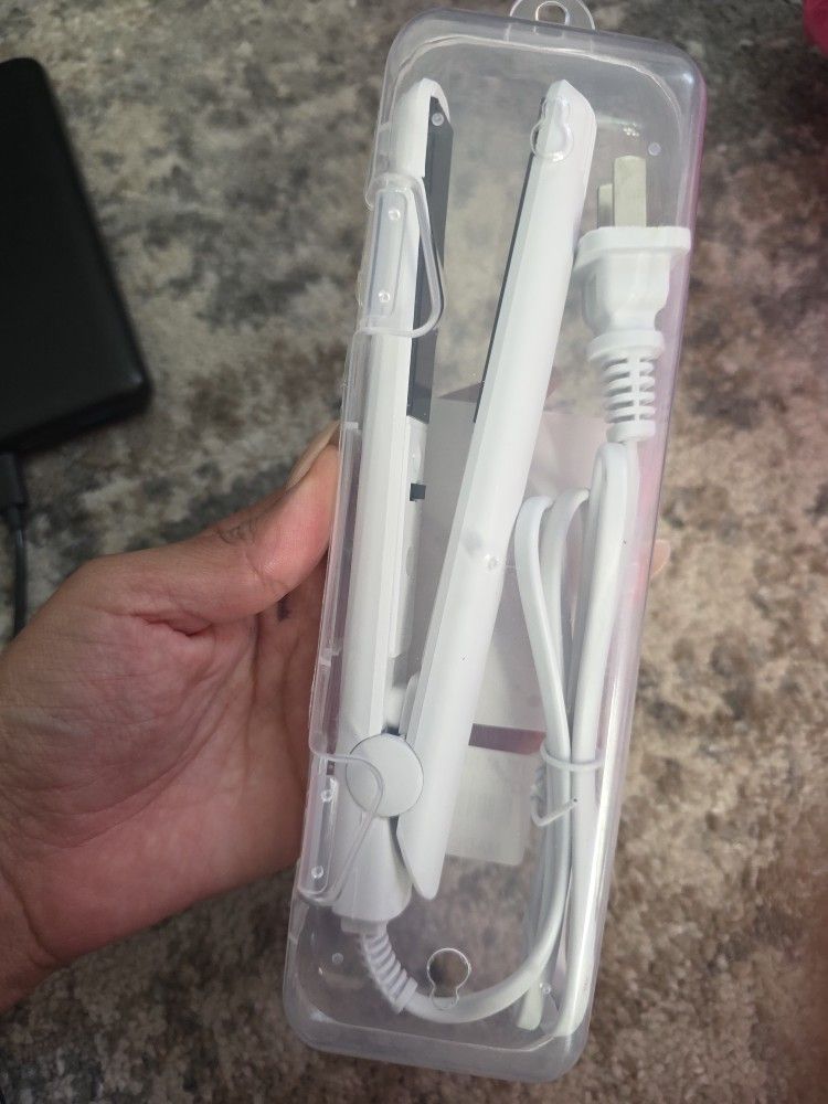 Holiday Travel Mini Size Hair Straightener