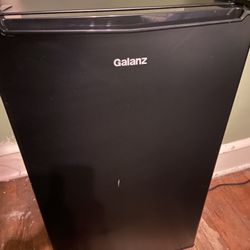 Galanz Mini Fridge 