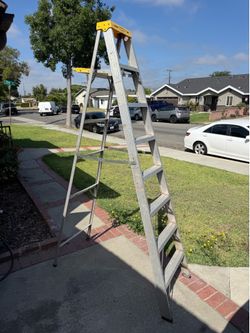 Stepladder 8-foot WERNER aluminum stepladder