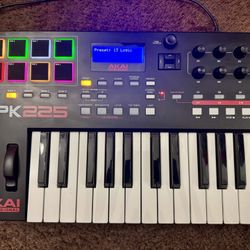 Akai MPK225 Midi Piano Keyboard