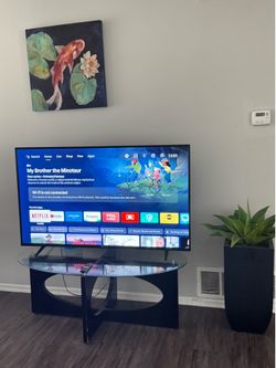 TCL 47” Smart TV with table