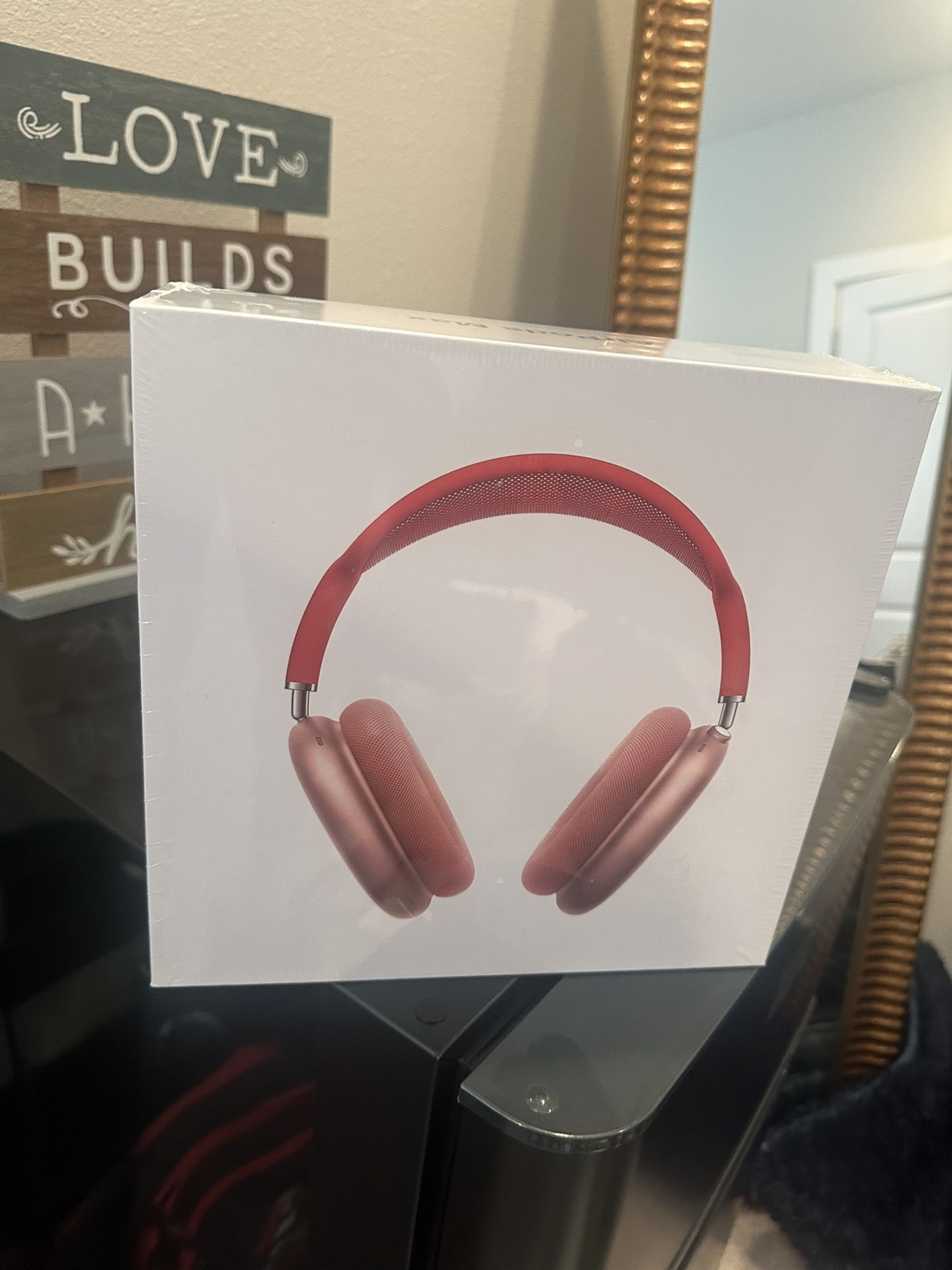 Red airpod maxes